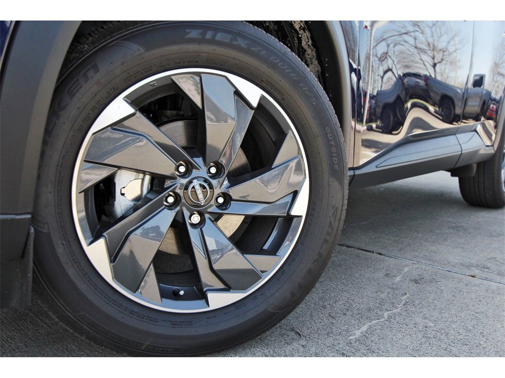 Used 2026 Nissan Rogue SV w/ SV Premium Package image 29