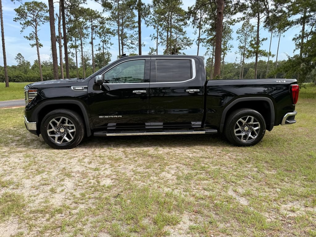 Used 2022 GMC Sierra 1500 SLT w/ SLT Premium Plus Package AWD/4WD image 2
