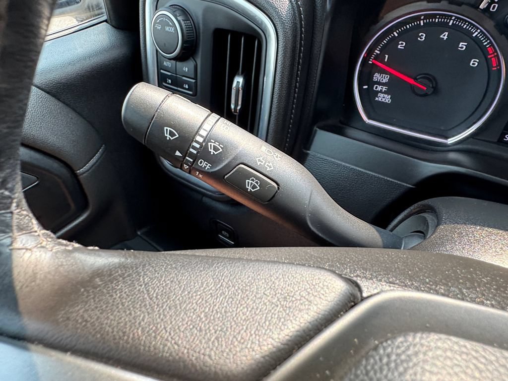 Used 2021 Chevrolet Silverado 1500 LT AWD/4WD image 16