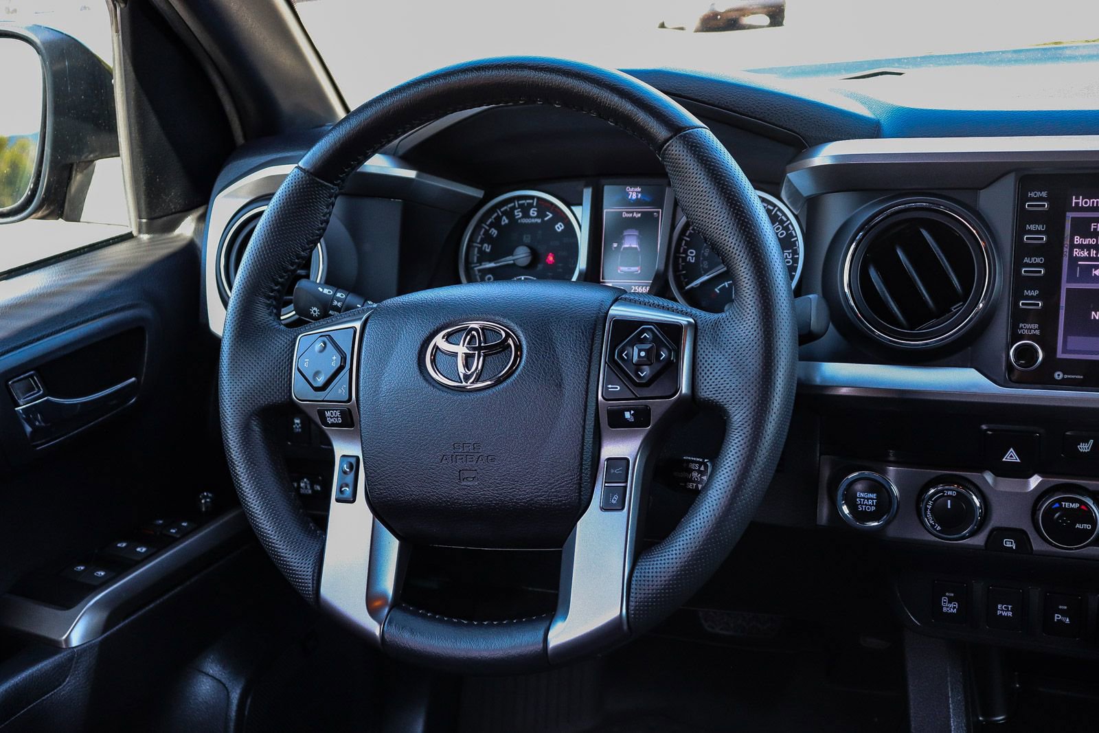 Used 2022 Toyota Tacoma Limited w/ Nightshade Package AWD/4WD image 18