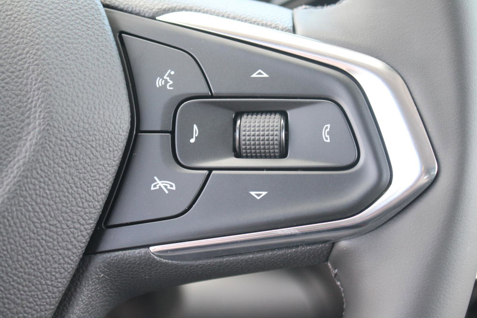 New 2026 Chevrolet Trax LT w/ Driver Confidence Package image 16