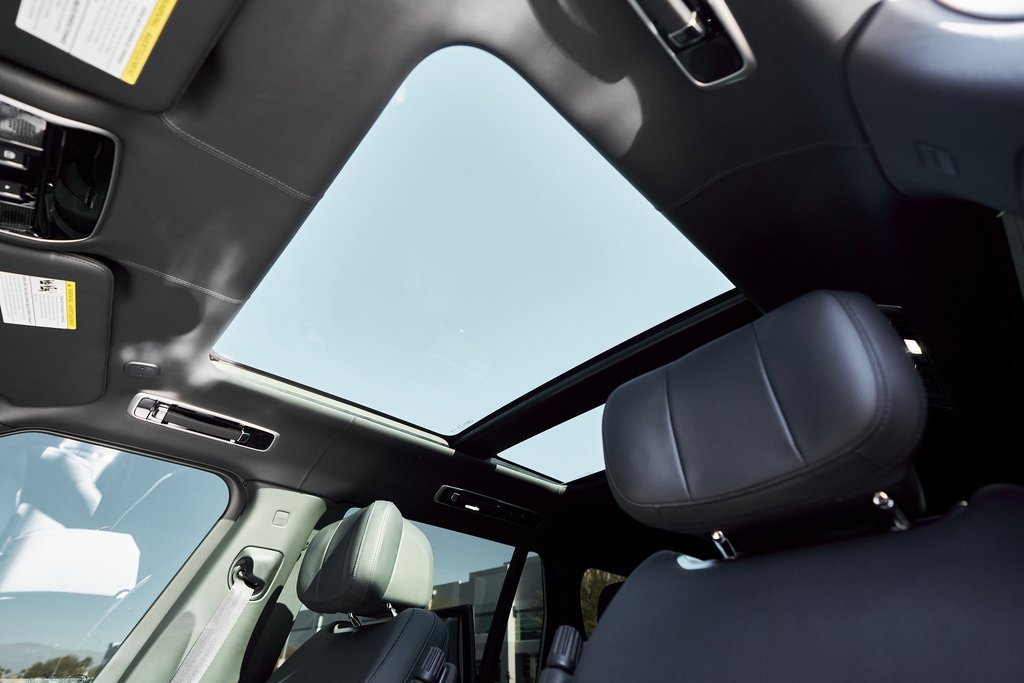 Used 2025 Land Rover Range Rover Long Wheelbase Autobiography image 45