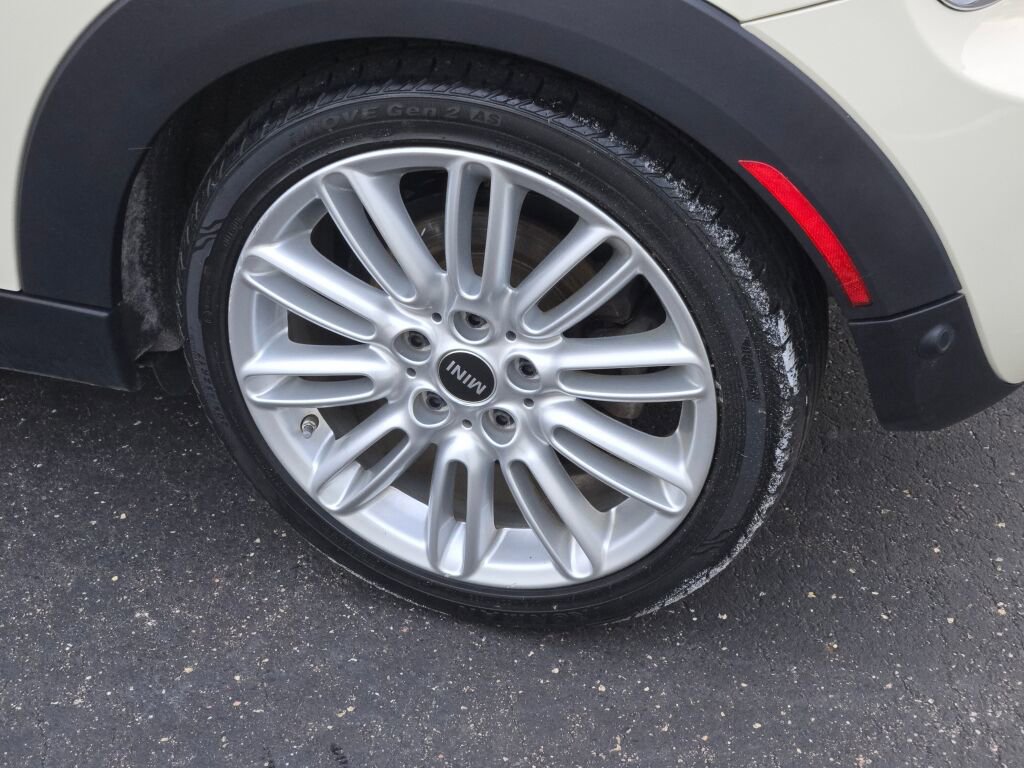 Used 2019 MINI Cooper S w/ Signature Upholstery Package image 9