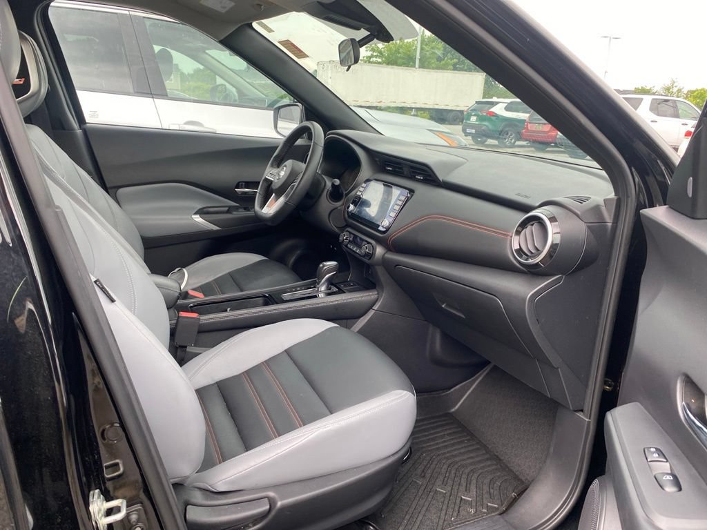 Used 2021 Nissan Kicks SR w/ SR Premium Package FWD image 16