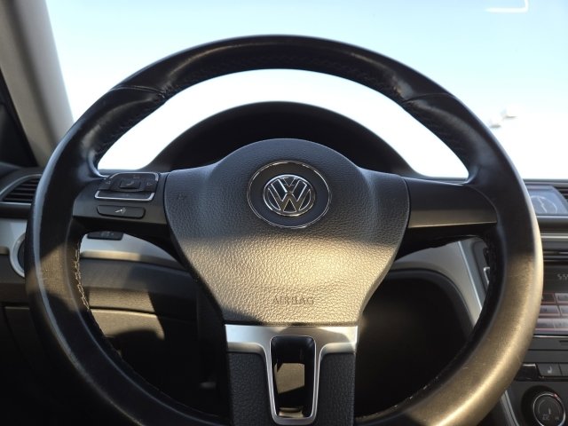 Used 2015 Volkswagen Passat 1.8T Limited Edition image 13