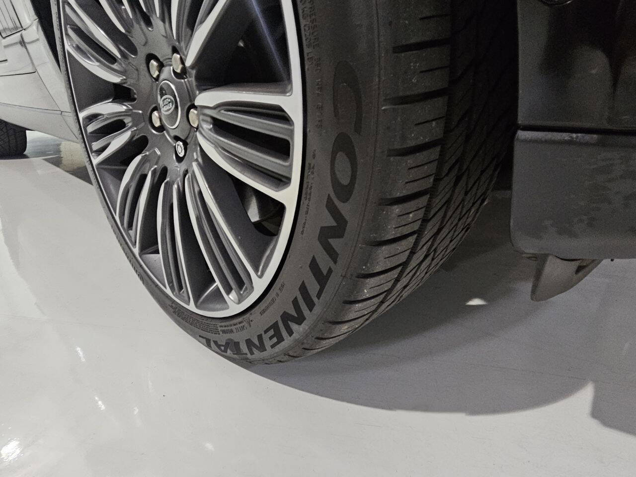 Used 2021 Land Rover Range Rover P525 Westminster Edition image 26