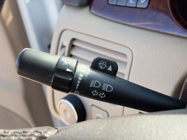 Used 2010 Buick Lucerne CXL w/ Driver Confidence Package FWD image 20