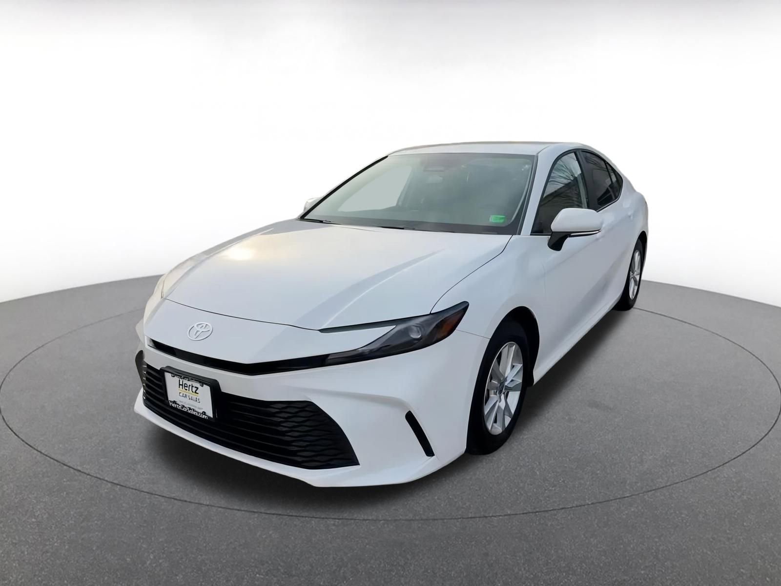 Used 2025 Toyota Camry LE image 7
