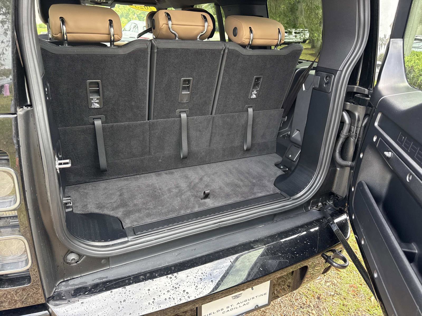 Used 2025 Land Rover Defender 130 V8 AWD/4WD image 11