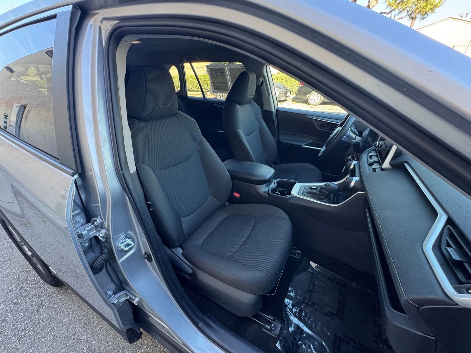 Used 2025 Toyota RAV4 LE AWD/4WD image 35