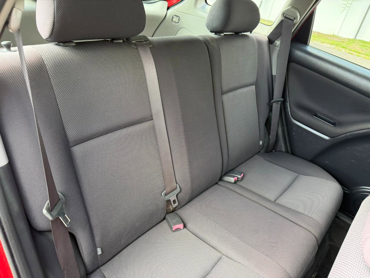 Used 2004 Toyota Matrix FWD image 37