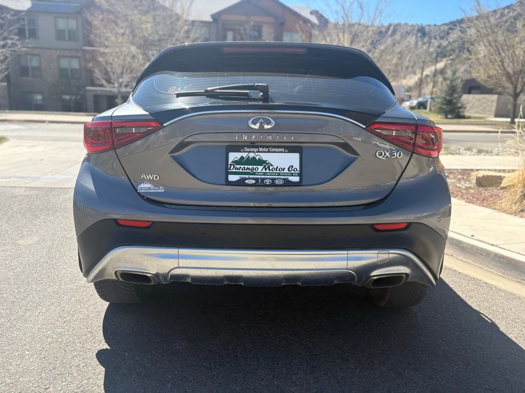 Used 2019 INFINITI QX30 Premium w/ Navigation Package image 7