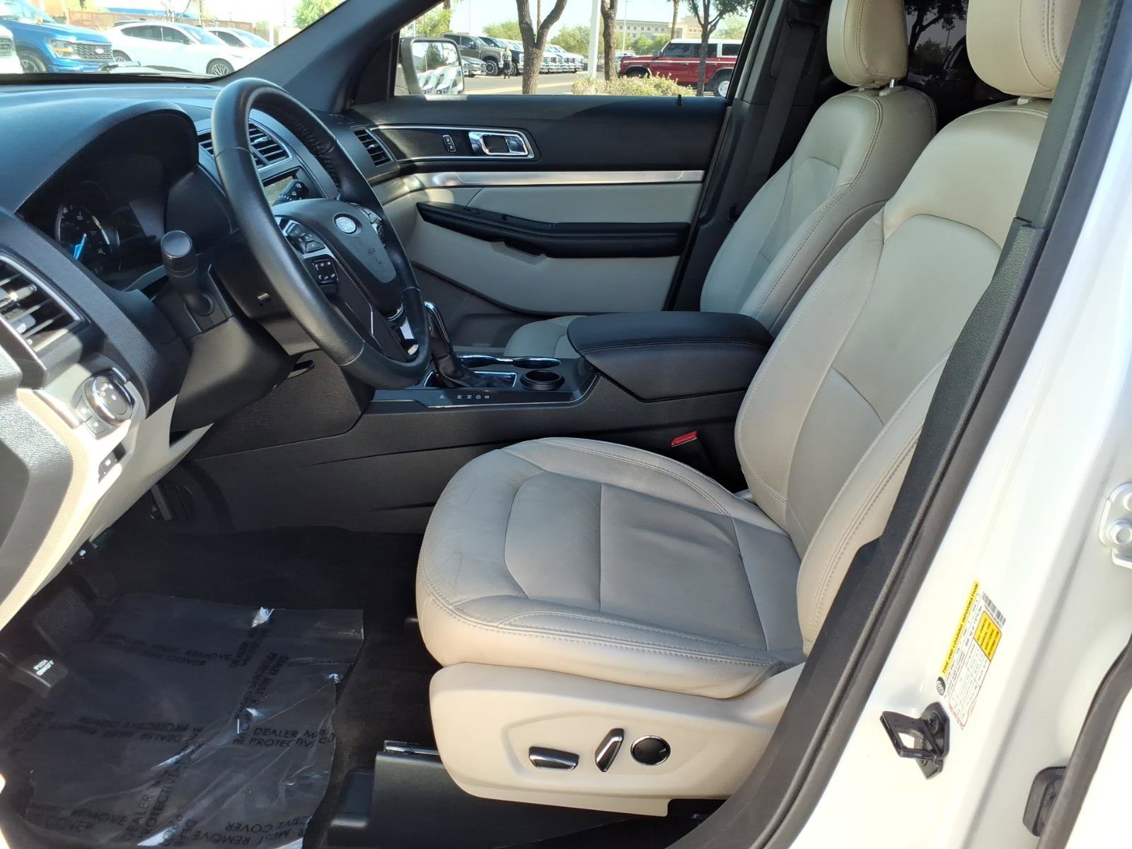 Used 2018 Ford Explorer XLT w/ Equipment Group 202A FWD image 13