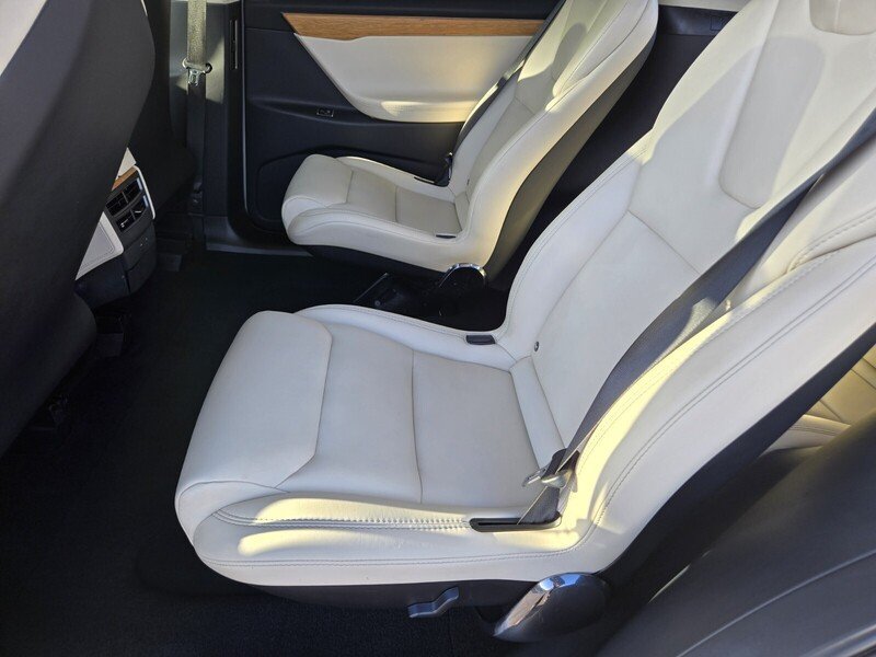 Used 2018 Tesla Model X 75D AWD/4WD image 12