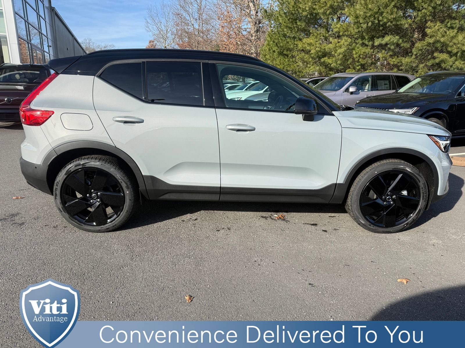 New 2026 Volvo XC40 B5 Ultra w/ Protection Package Premier image 9