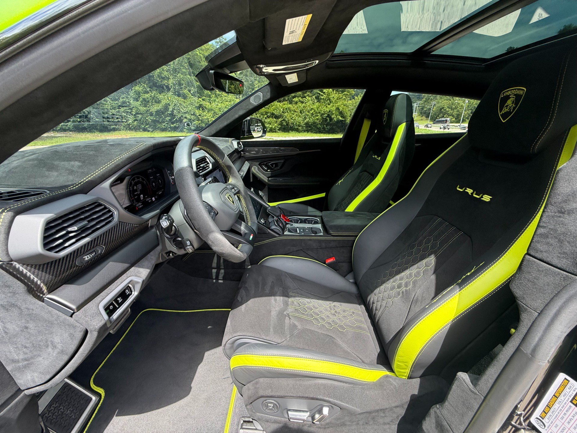 Used 2023 Lamborghini Urus Performante AWD/4WD image 18