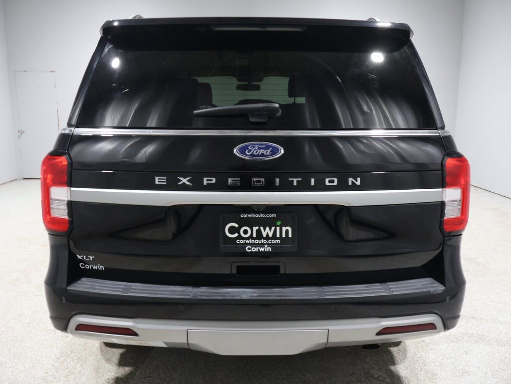 Used 2024 Ford Expedition XLT image 3