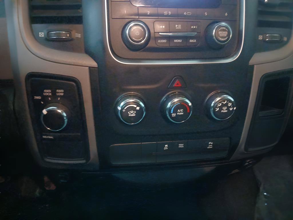 Used 2016 RAM 2500 Tradesman w/ Chrome Appearance Group image 12