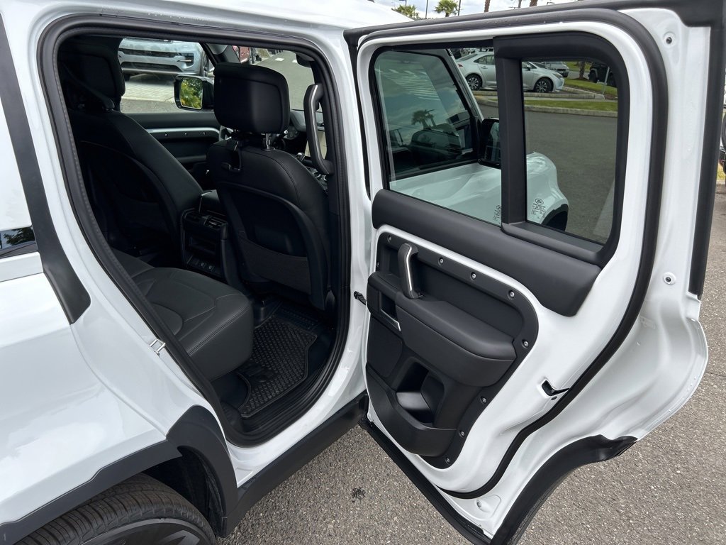 New 2025 Land Rover Defender 110 S image 17