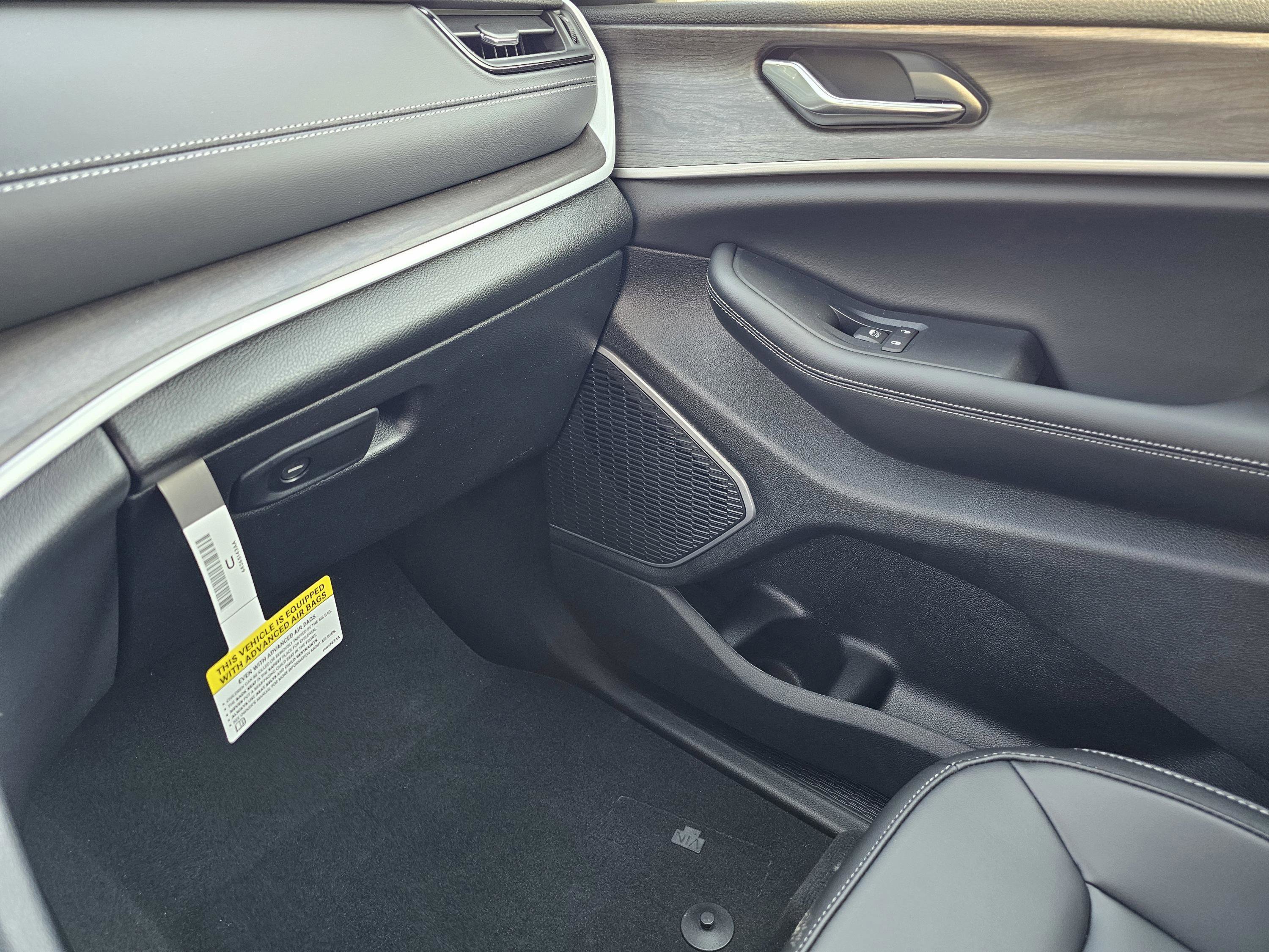 New 2026 Jeep Grand Cherokee Limited w/ Limited Altitude Package image 27