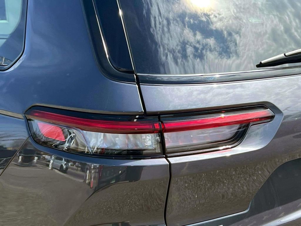Certified 2025 Jeep Grand Cherokee L Altitude AWD/4WD image 9