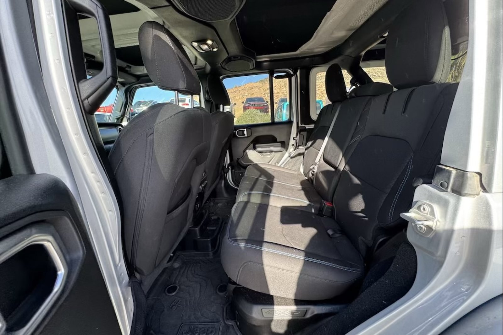 Used 2023 Jeep Wrangler Unlimited Rubicon 4xe w/ Steel Bumper Group image 10