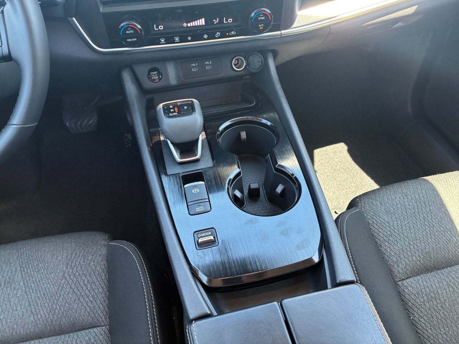 Used 2025 Nissan Rogue SV FWD image 42