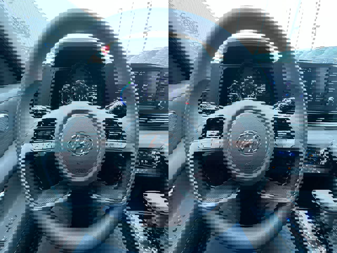 Used 2023 Hyundai Elantra Blue image 14