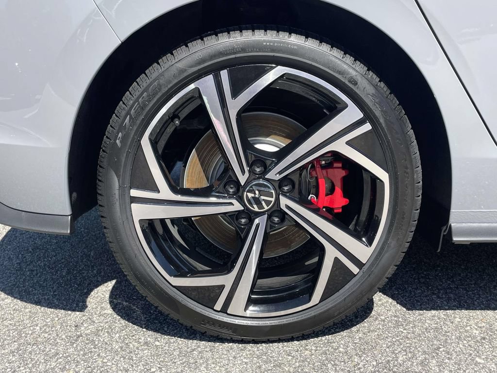 New 2026 Volkswagen GTI SE FWD image 9