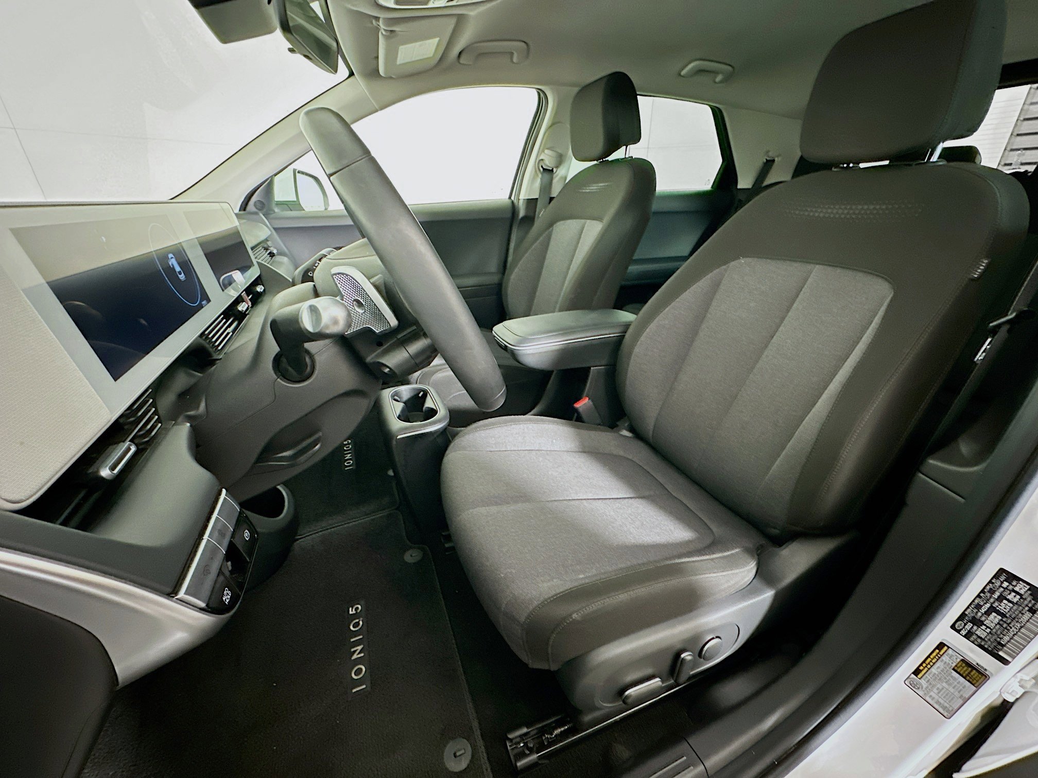 Used 2024 Hyundai Ioniq 5 SE RWD image 13