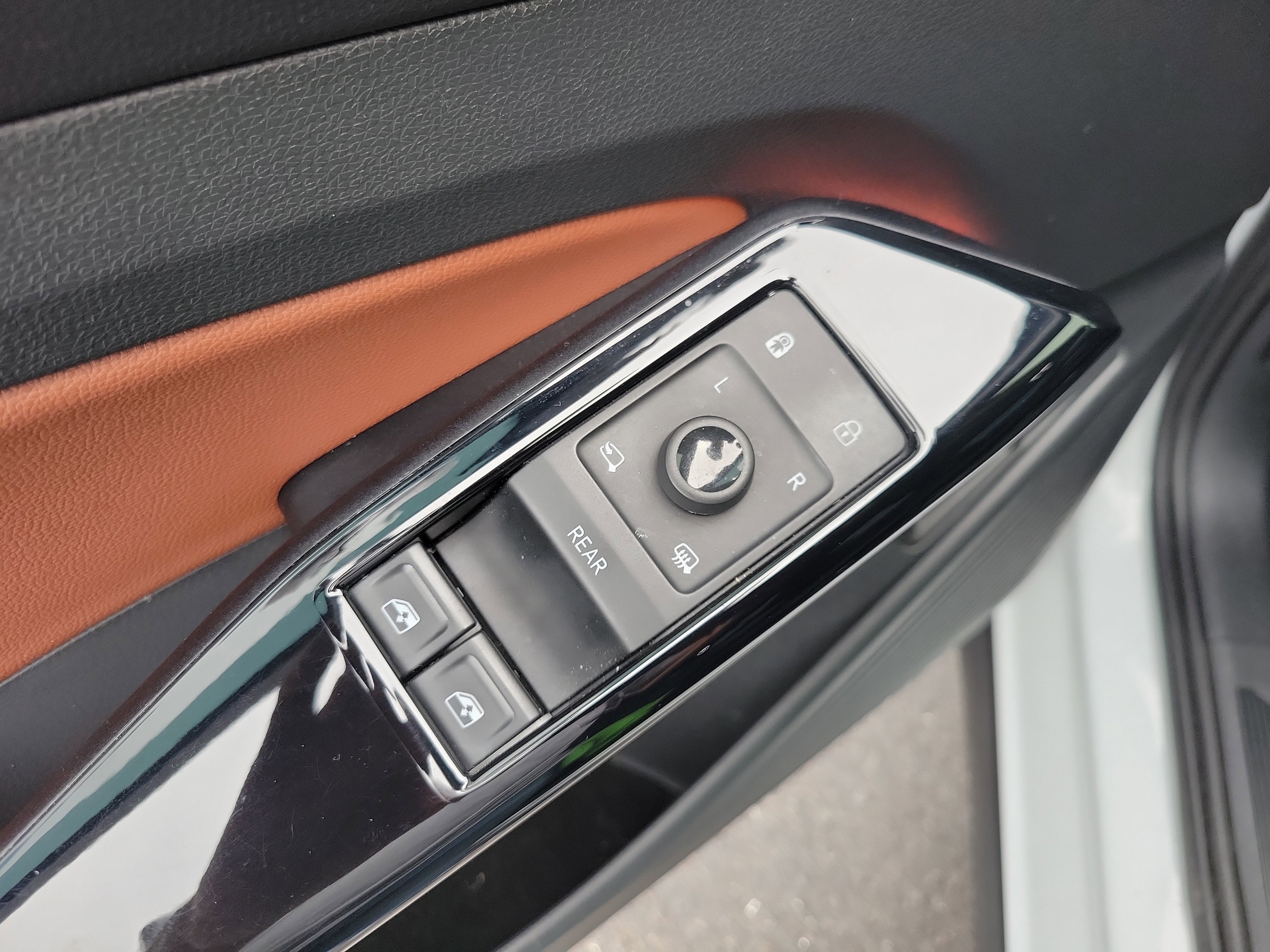 Used 2022 Volkswagen ID.4 Pro S image 17