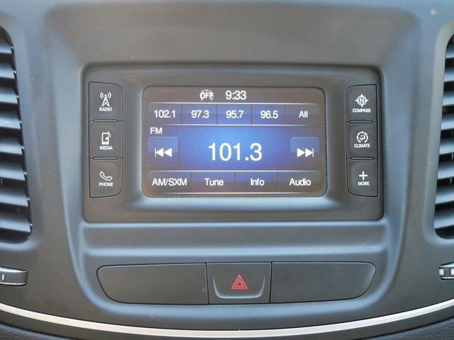 Used 2015 Chrysler 200 Limited w/ Convenience Group FWD image 18