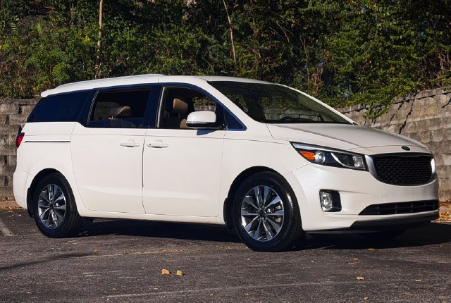 Used 2015 Kia Sedona SX FWD image 2