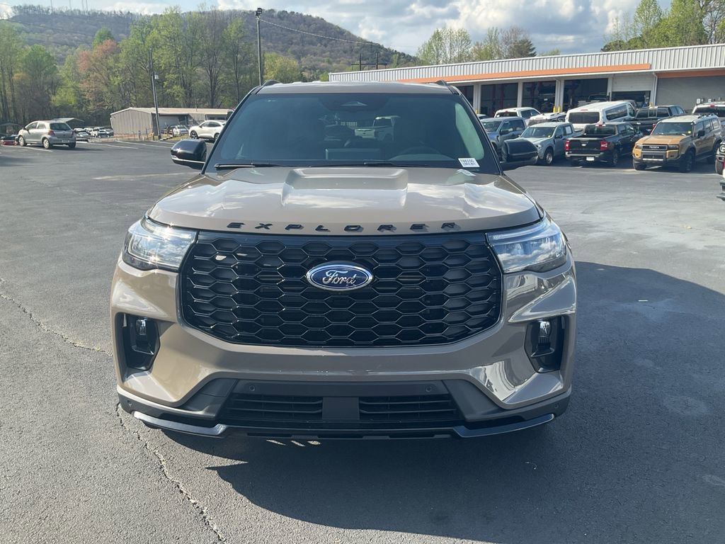 New 2026 Ford Explorer ST-Line w/ ST-Line Street Pack video 2