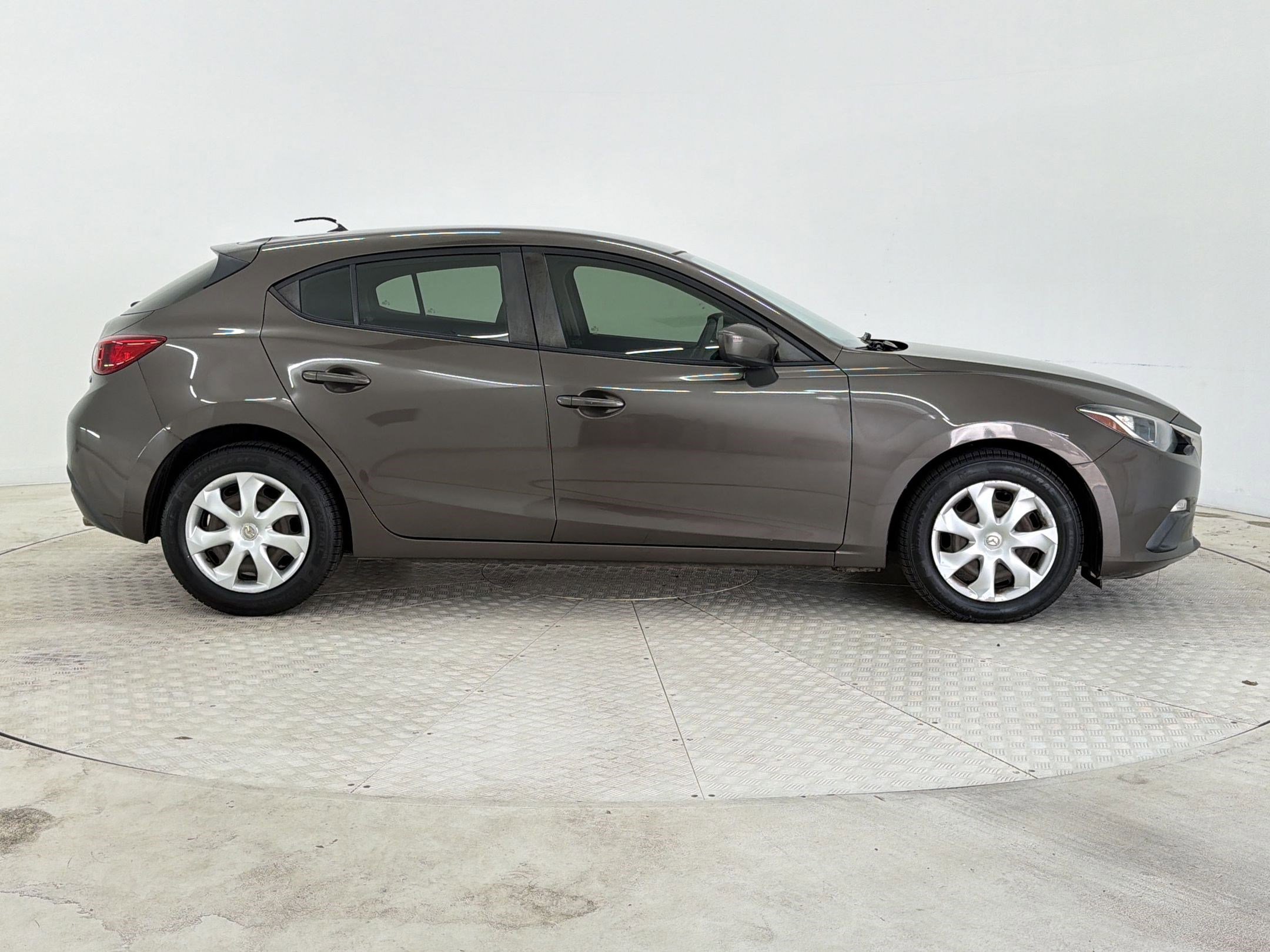 Used 2015 MAZDA MAZDA3 i Sport FWD image 8