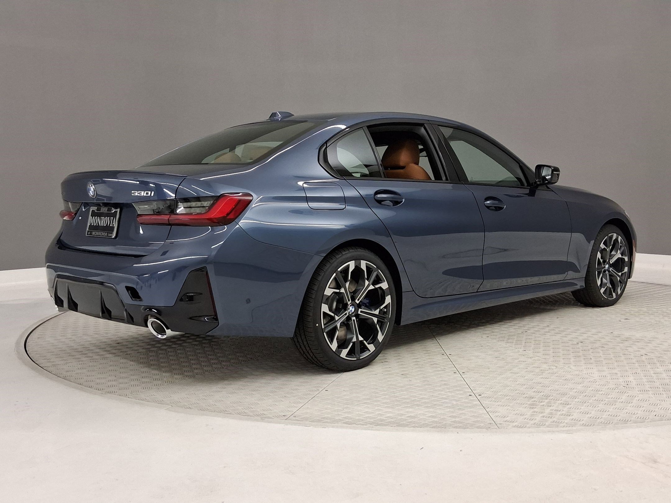 New 2026 BMW 330i xDrive Sedan w/ M Sport Package AWD/4WD image 7