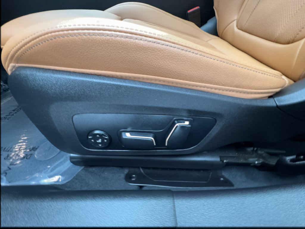 Used 2026 BMW 330i Sedan w/ Premium Package RWD image 23