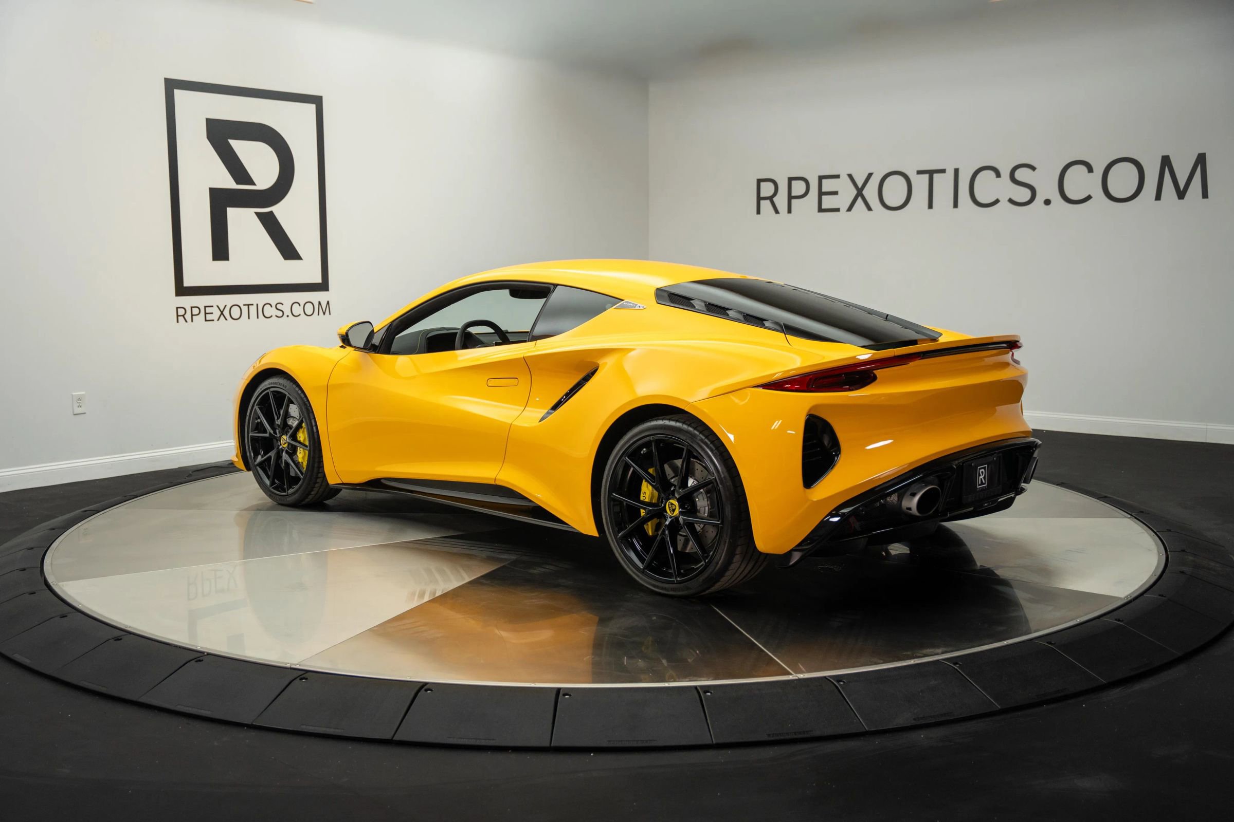 Used 2024 Lotus Emira First Edition image 8