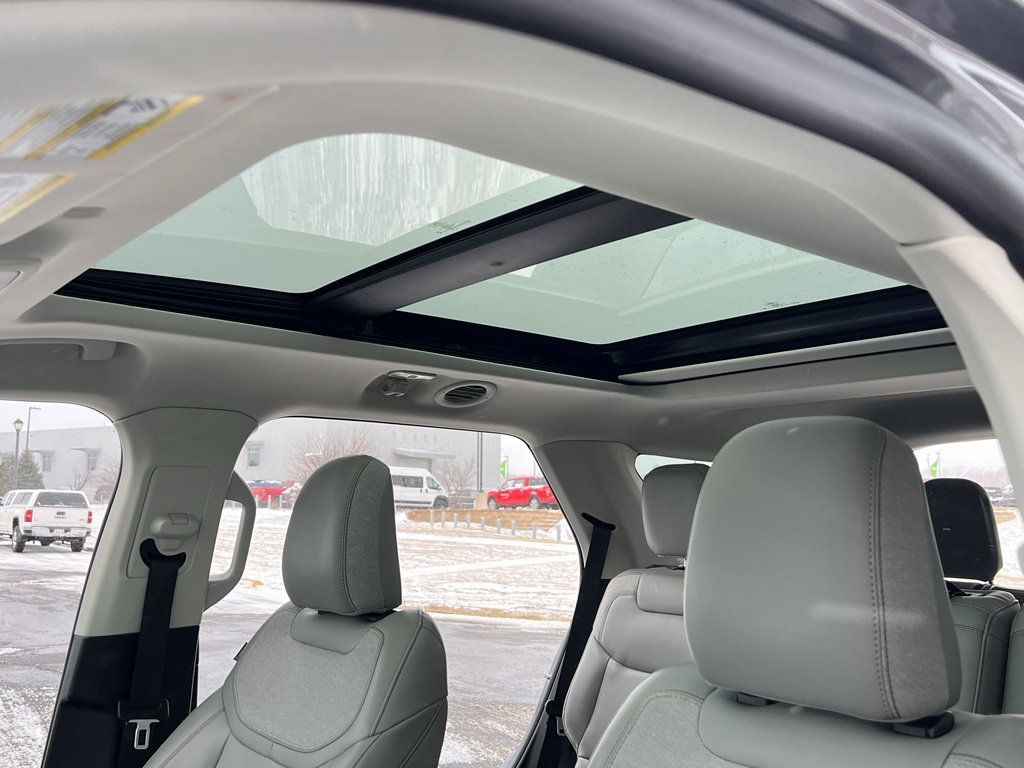 Certified 2025 Ford Explorer Active w/ Active Comfort Package image 20