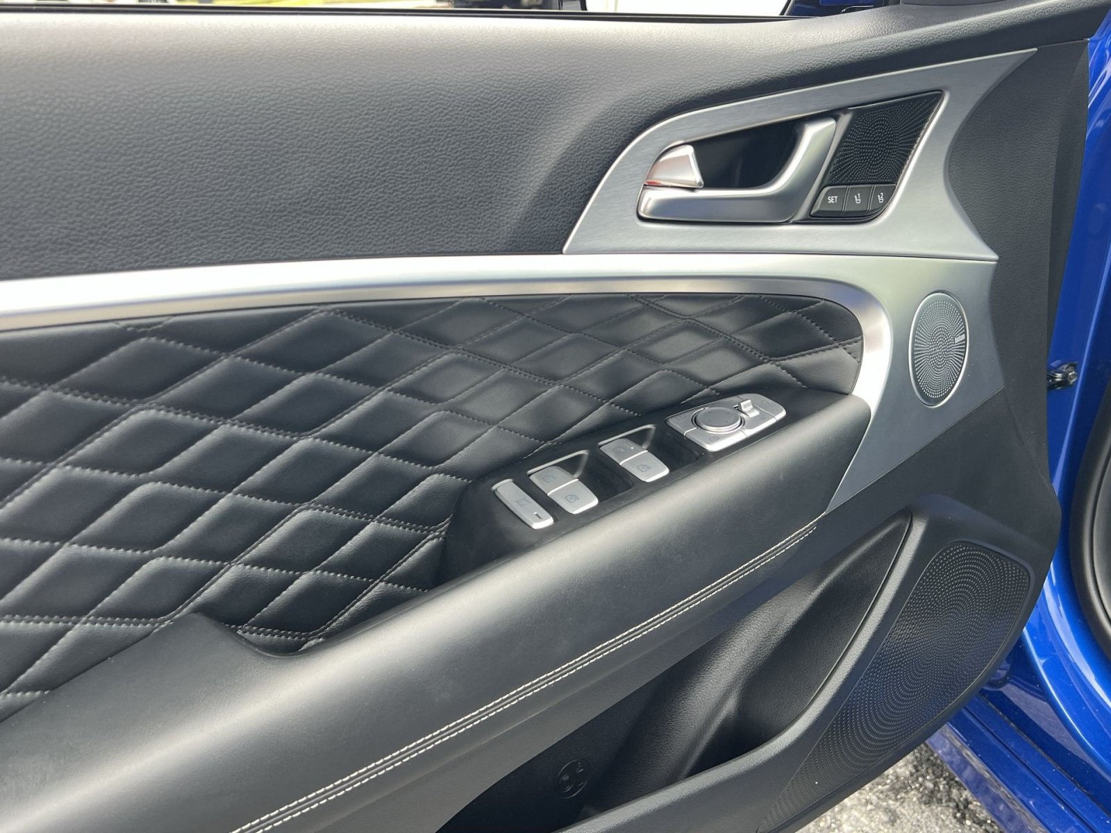 Used 2020 Genesis G70 3.3T w/ Prestige Package AWD/4WD image 15