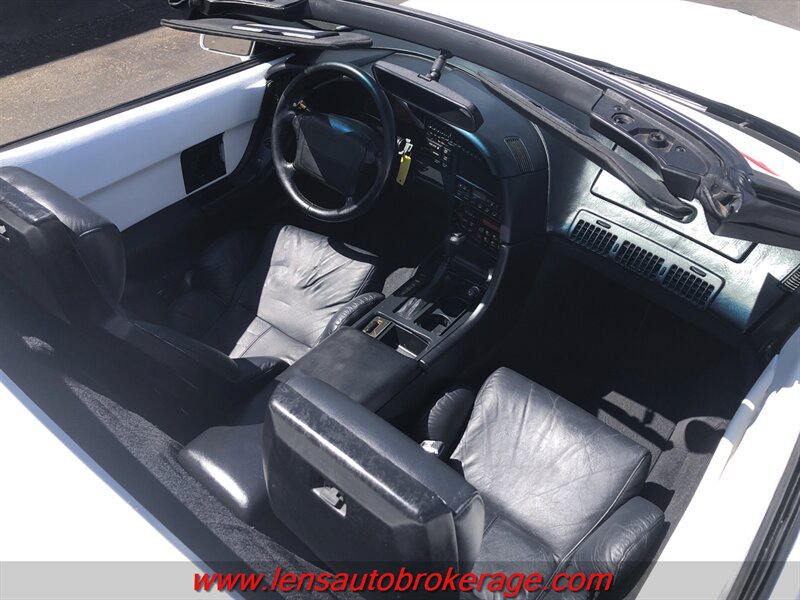 Used 1992 Chevrolet Corvette Convertible RWD image 18