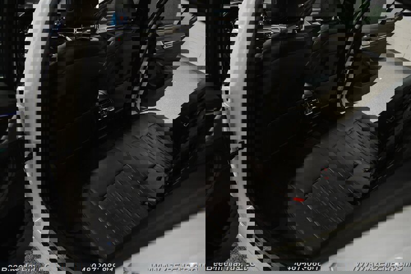 Used 2018 BMW 530e iPerformance image 26