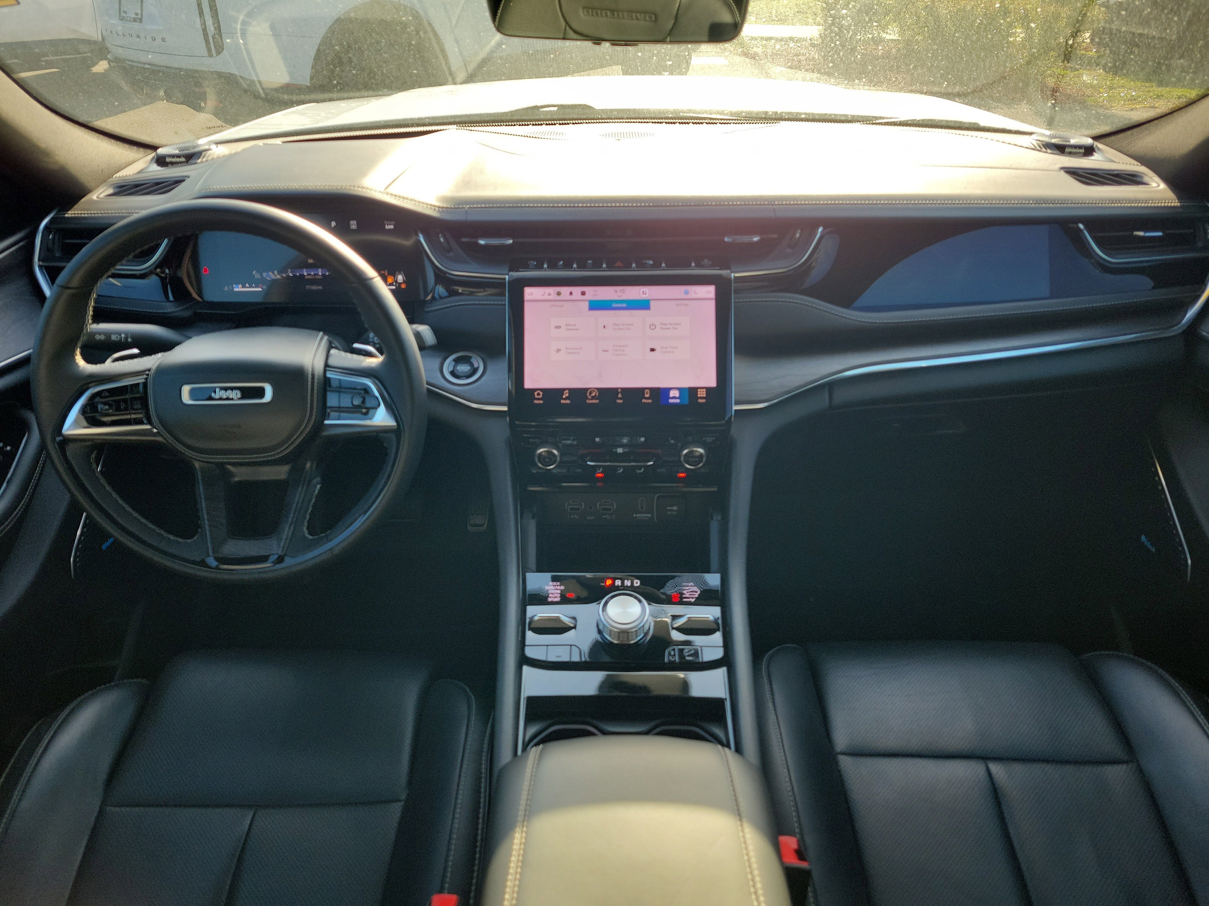 Used 2023 Jeep Grand Cherokee Overland w/ Adv Protech Group III image 19