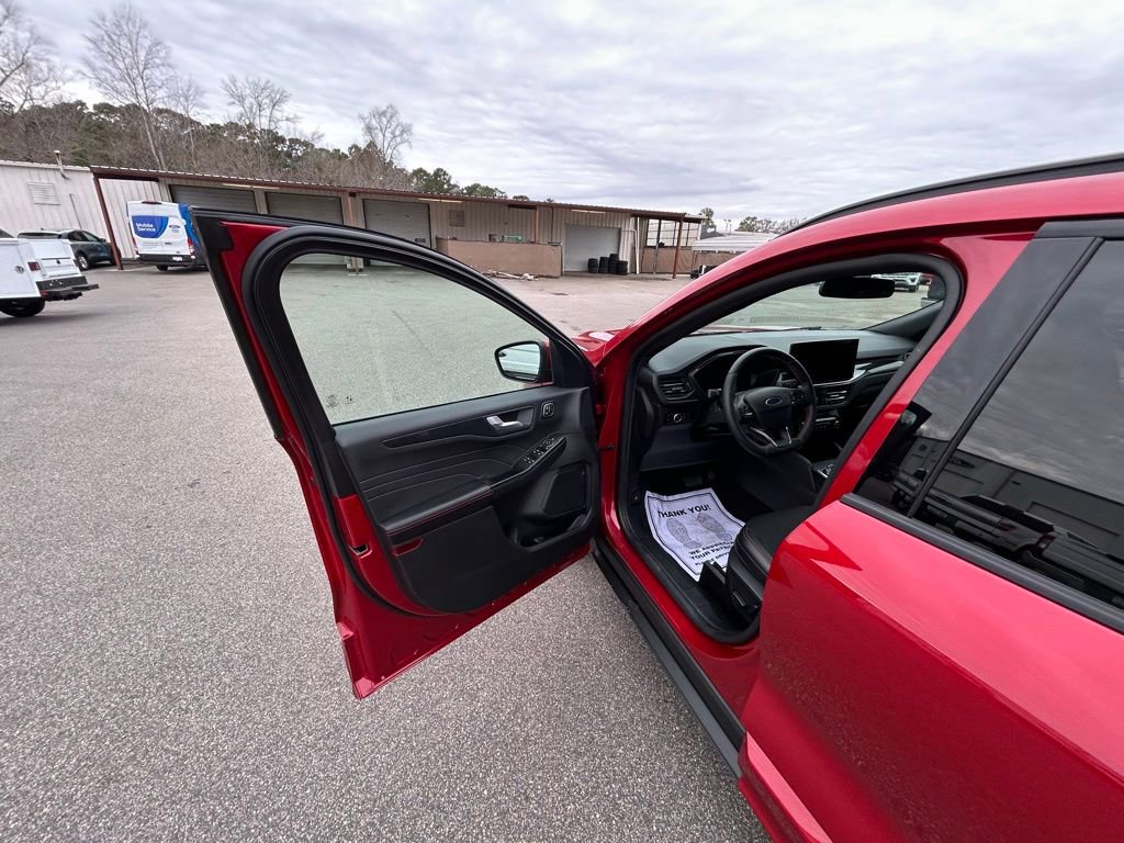 Used 2025 Ford Escape ST-Line Elite image 28