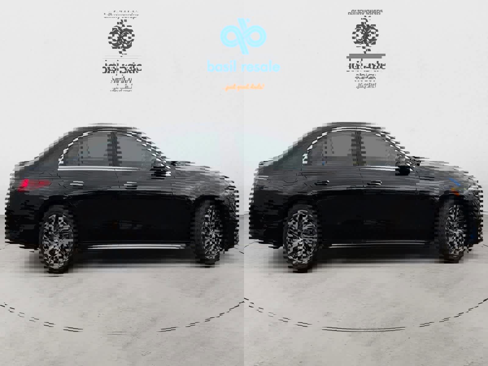 Used 2025 Mercedes-Benz E 350 4MATIC Sedan image 9