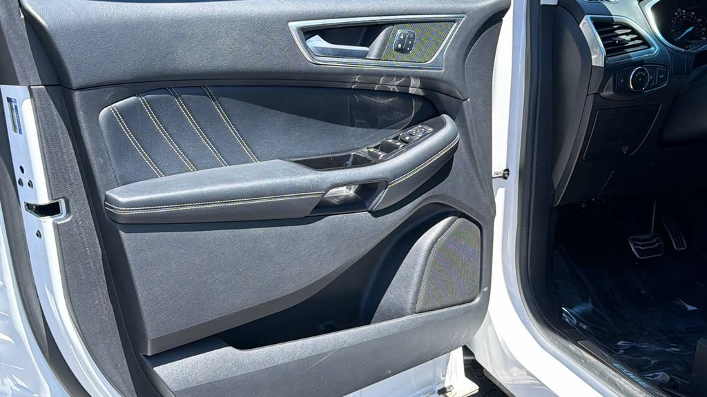 Used 2018 Ford Edge Sport w/ Equipment Group 401A AWD/4WD image 23