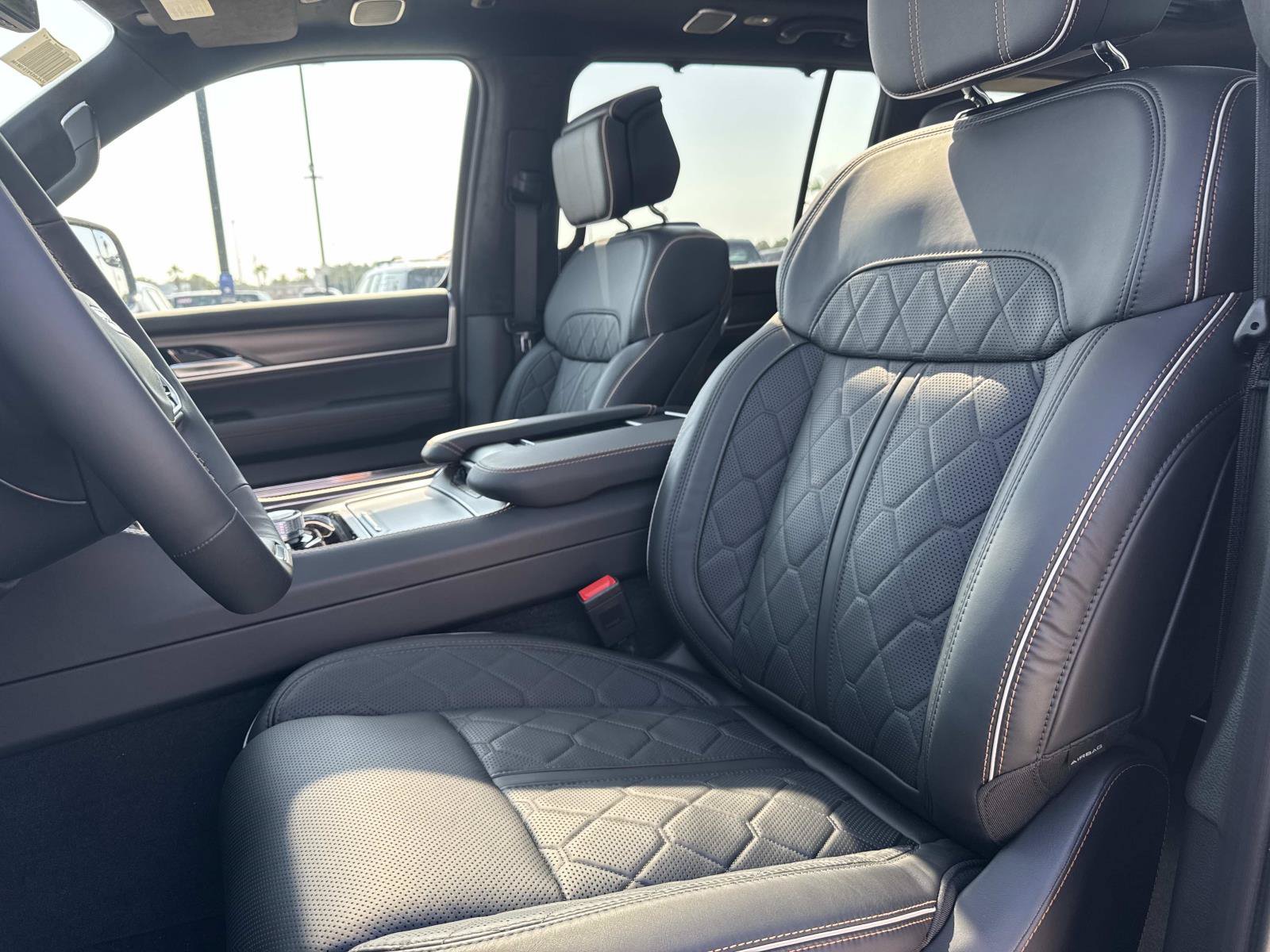 New 2026 Jeep Grand Wagoneer Summit AWD/4WD image 16
