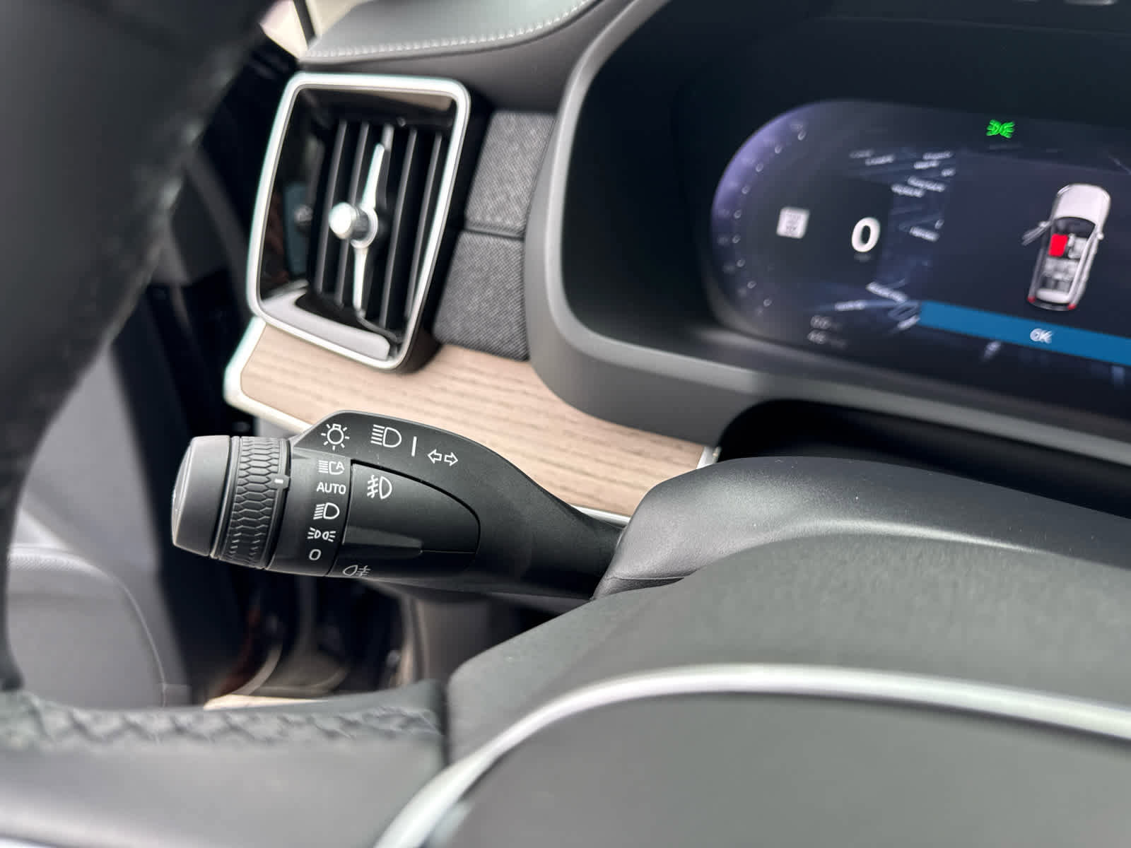 Used 2026 Volvo XC90 B6 Plus image 41