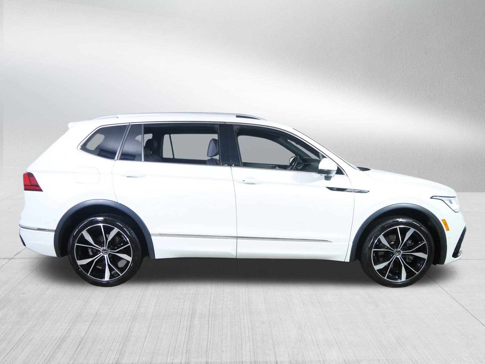 Used 2023 Volkswagen Tiguan SEL R-Line image 8