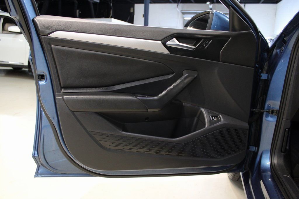 Used 2020 Volkswagen Jetta S w/ Driver Assistance Package image 24